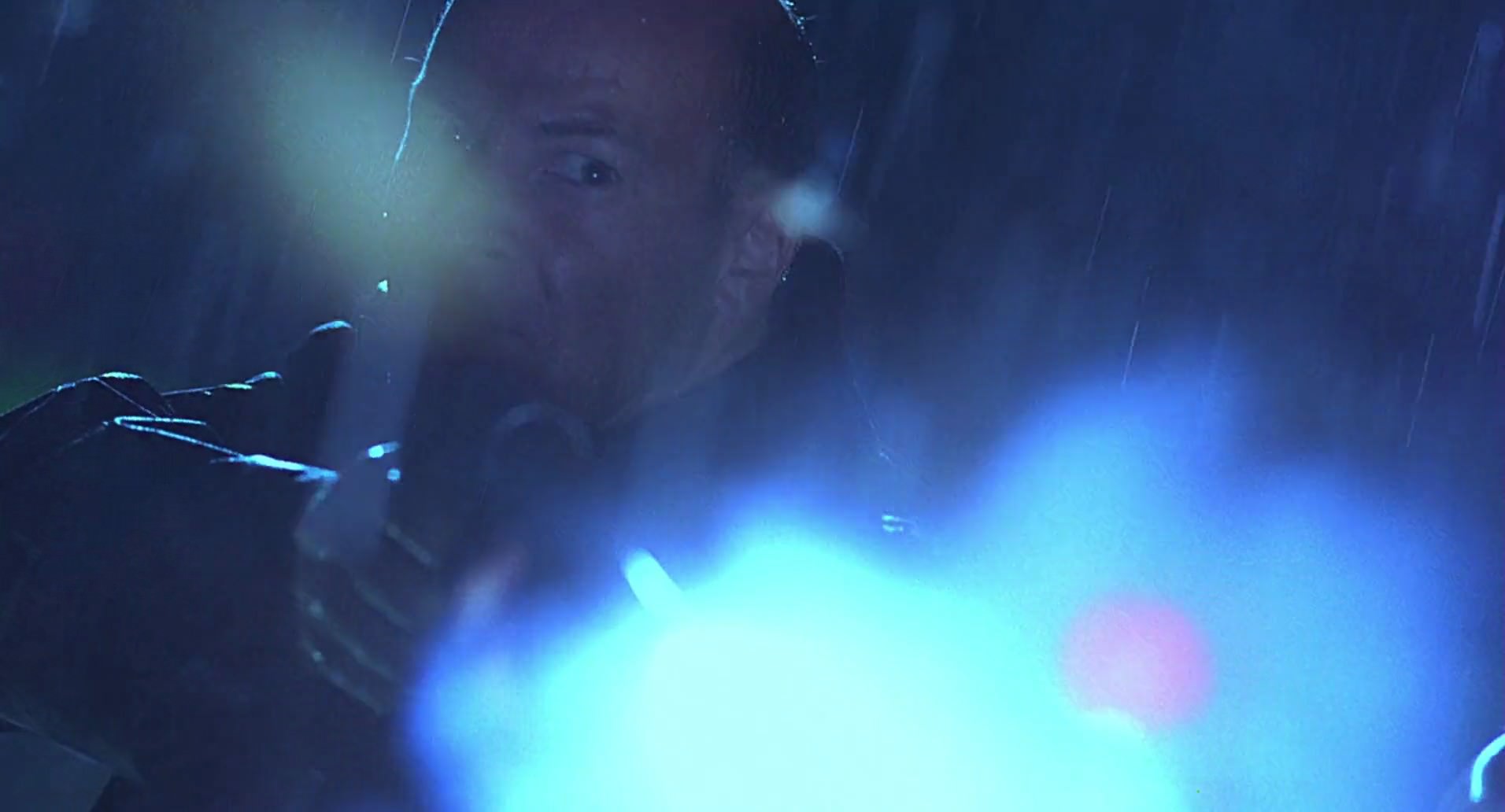 Barb Wire (1996) screencap 1842