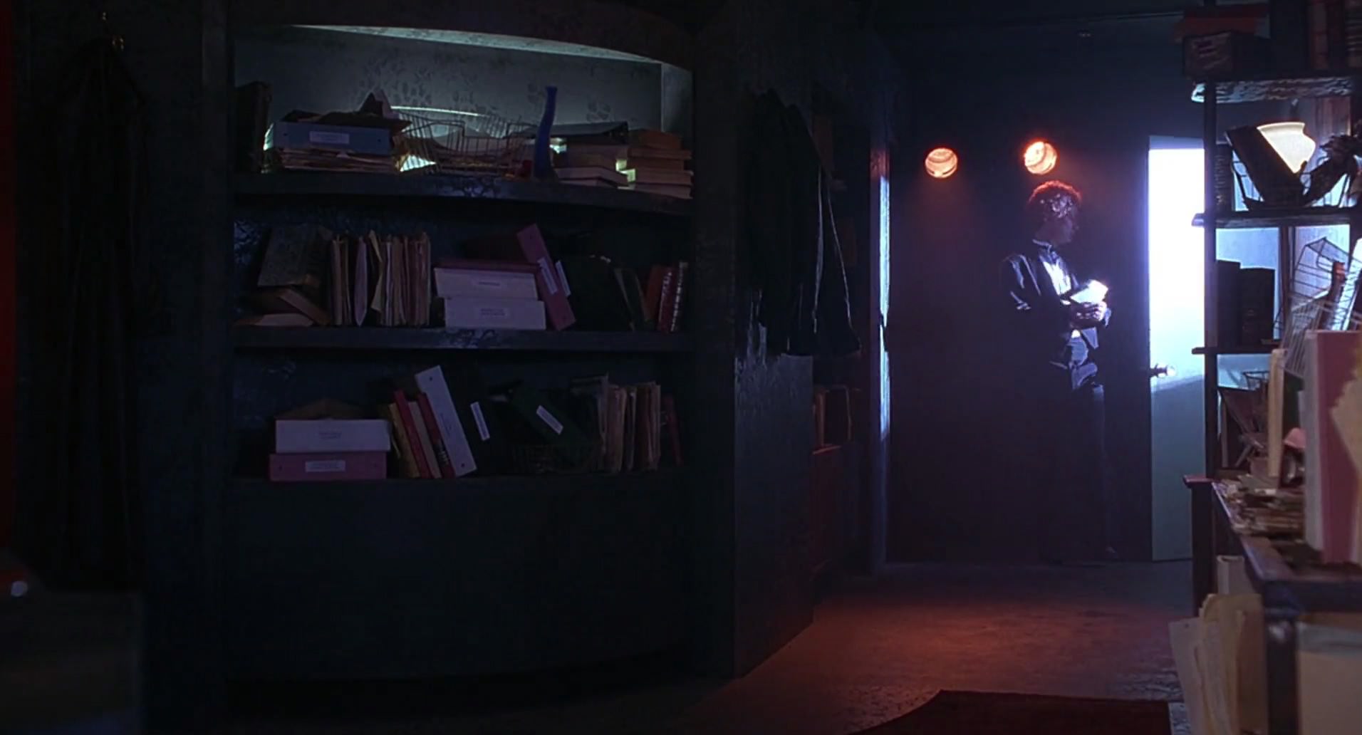 Barb Wire (1996) screencap 1917