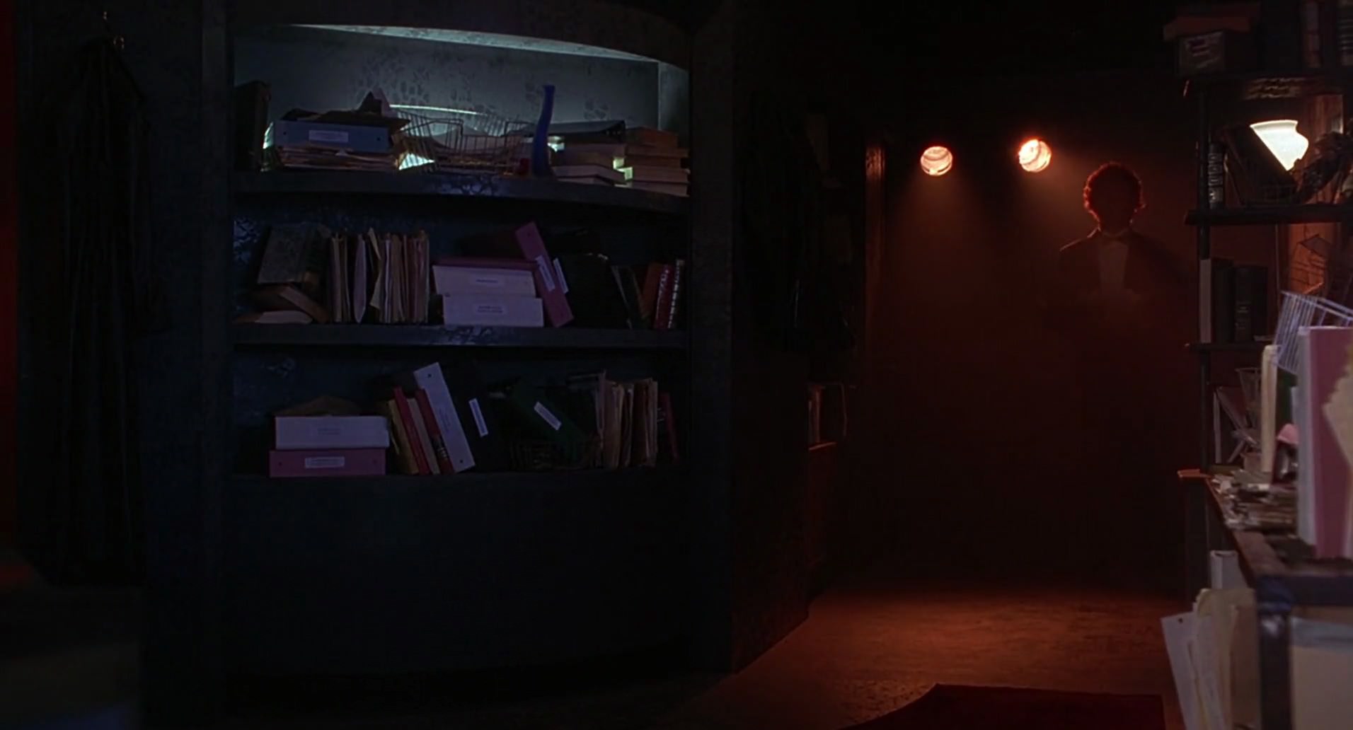 Barb Wire (1996) screencap 1923
