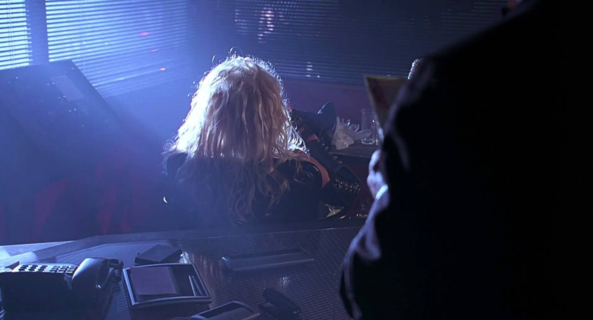 Barb Wire (1996) HD screenshot 1934