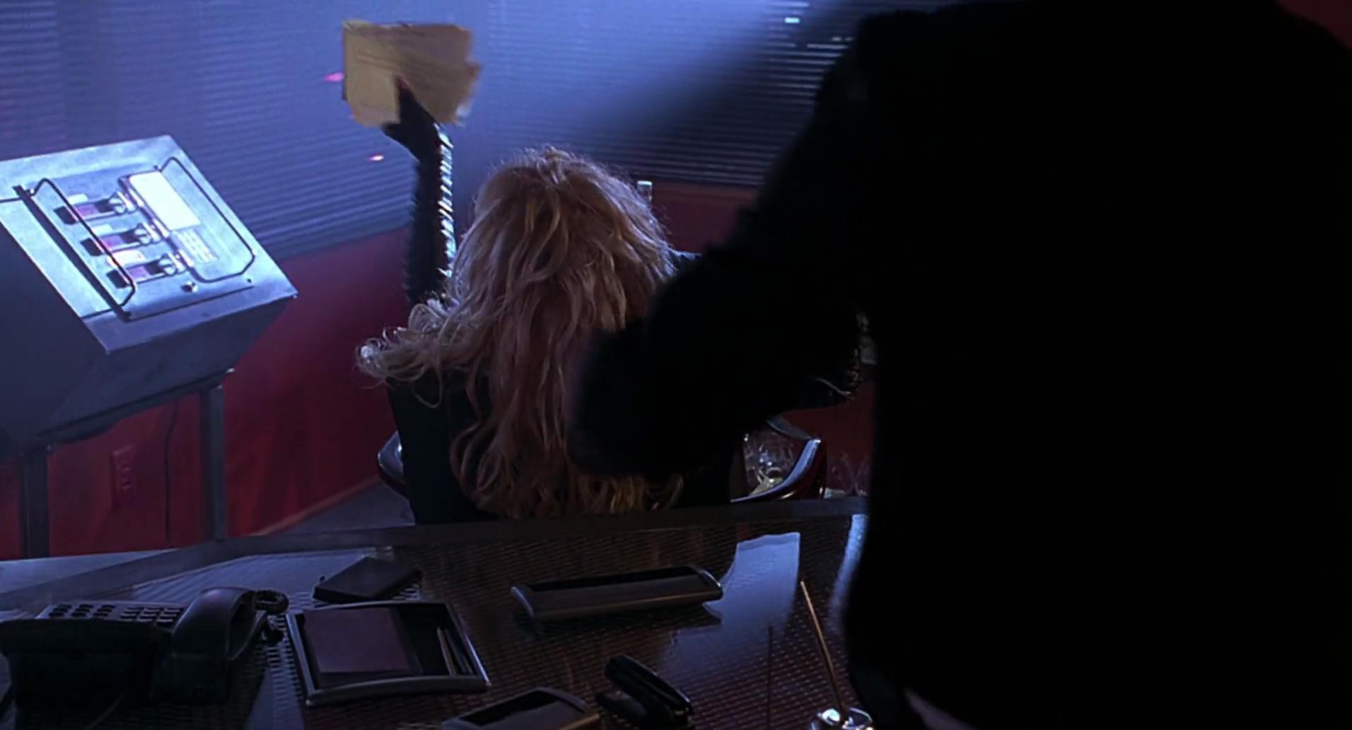 Barb Wire (1996) HD screenshot 1943