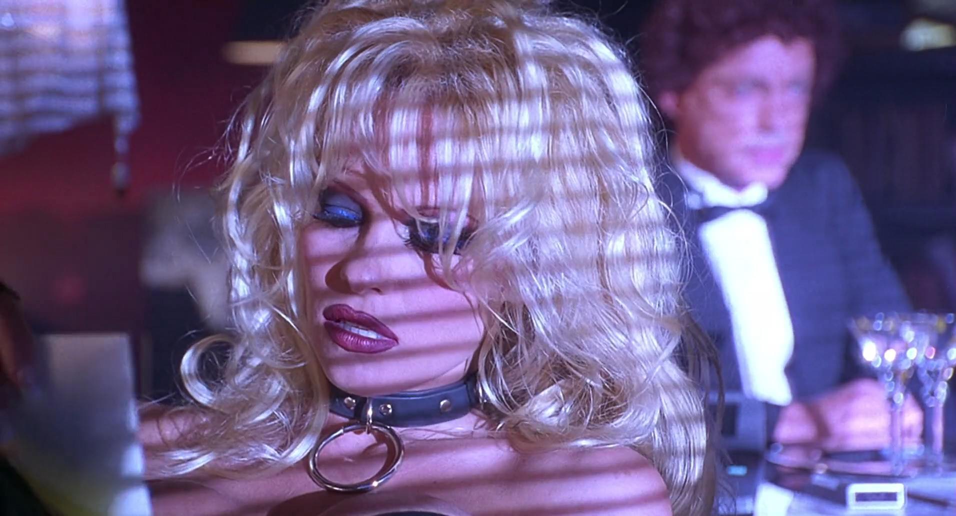 Barb Wire (1996) screencap 1959