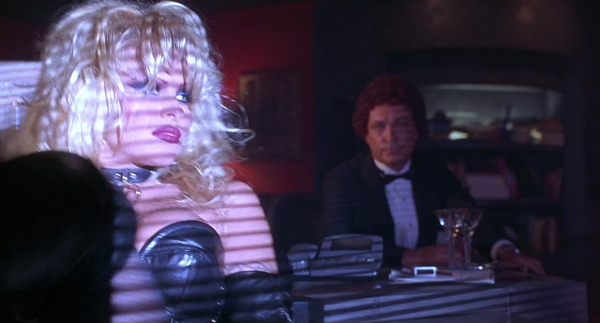 Barb Wire (1996) screencap 1968