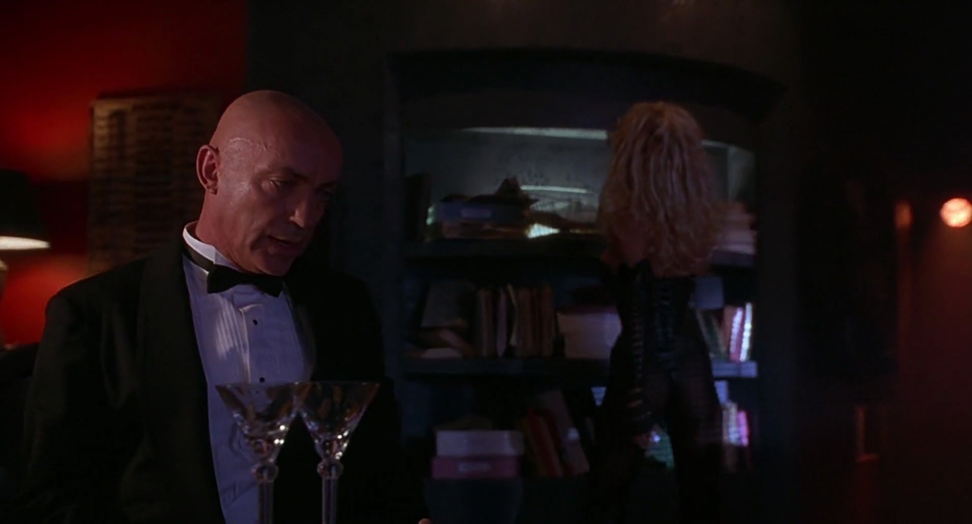 Barb Wire (1996) HD screenshot 1985