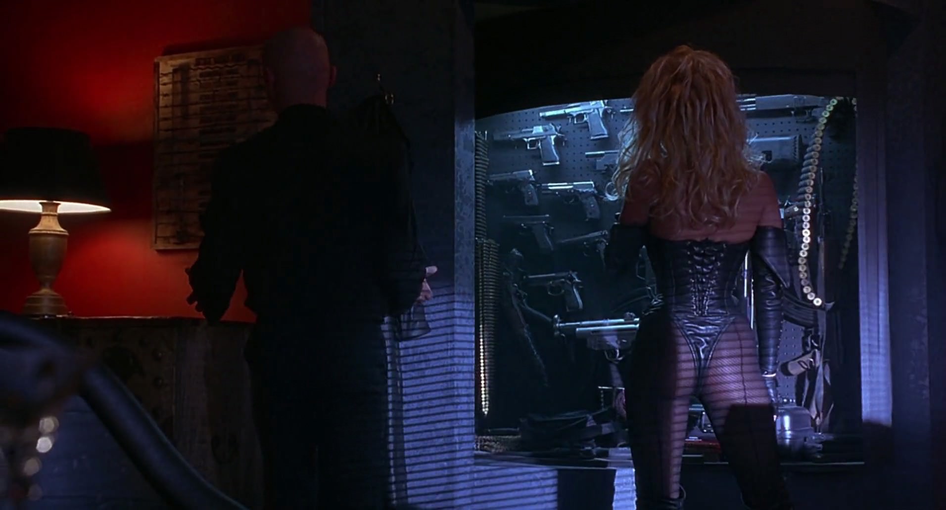 Barb Wire (1996) screencap 1998