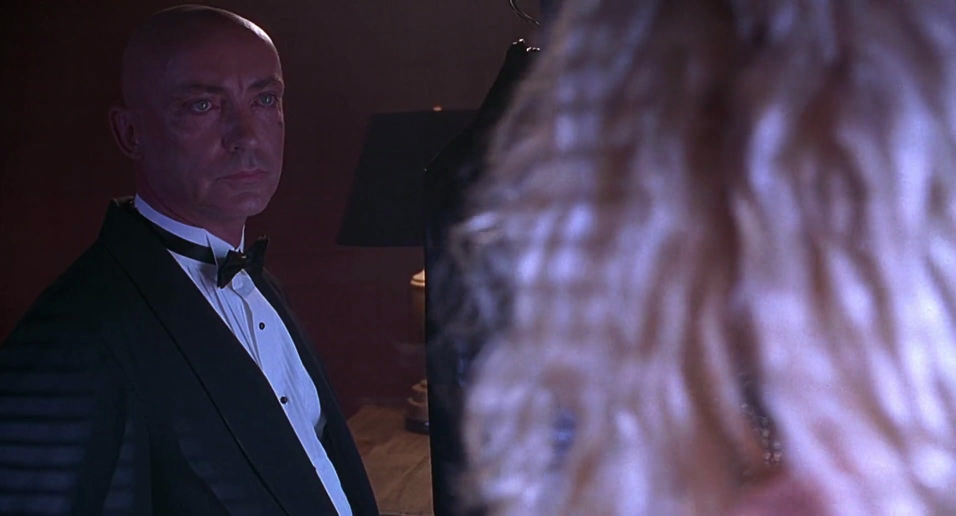 Barb Wire (1996) HD screenshot 2021