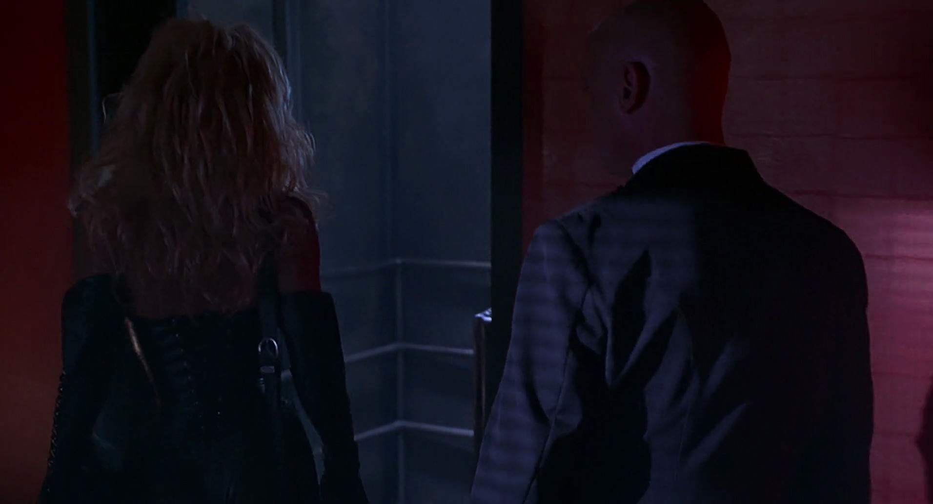 Barb Wire (1996) screencap 2031