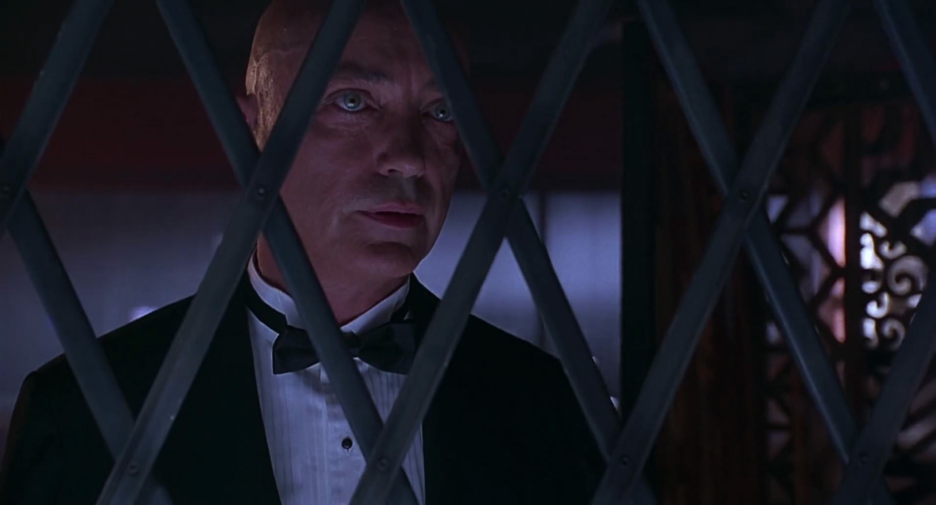 Barb Wire (1996) screencap 2049