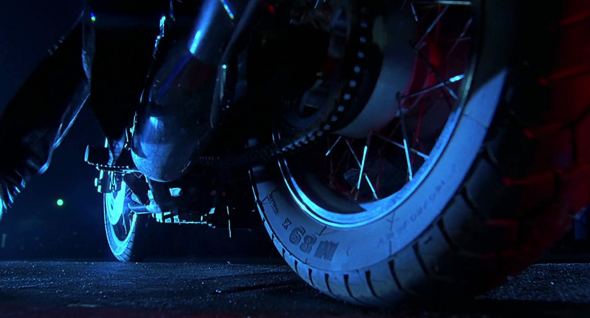 Barb Wire (1996) screencap 2067
