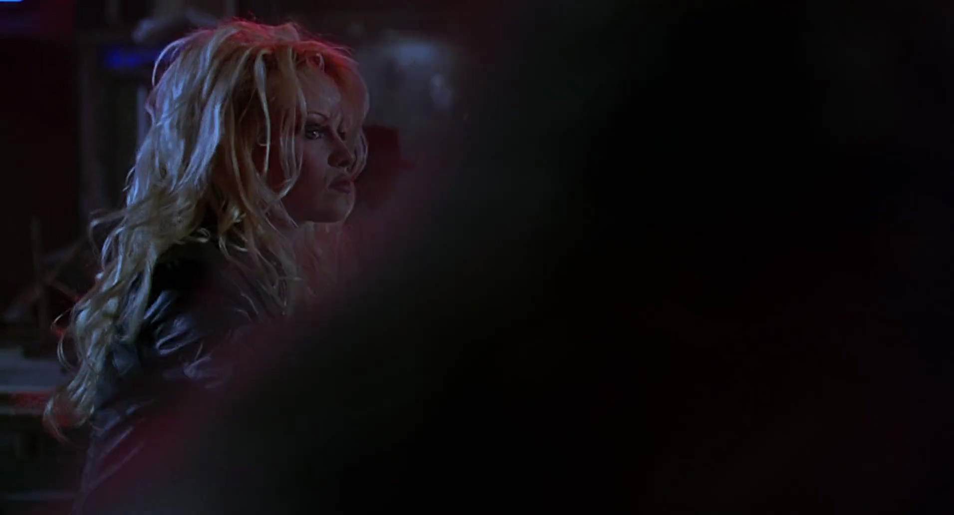 Barb Wire (1996) screencap 2088