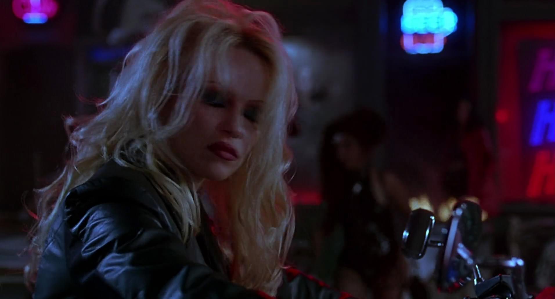 Barb Wire (1996) screencap 2091