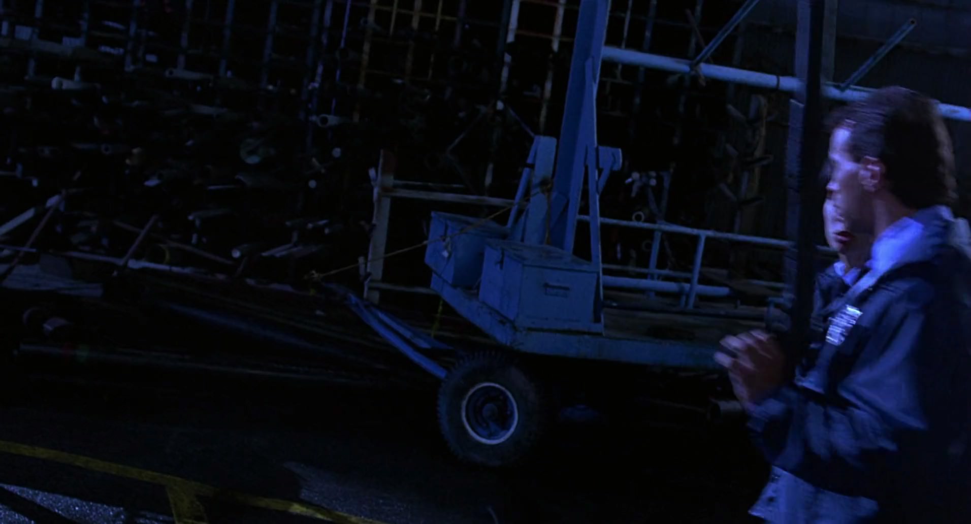 Barb Wire (1996) screencap 2127