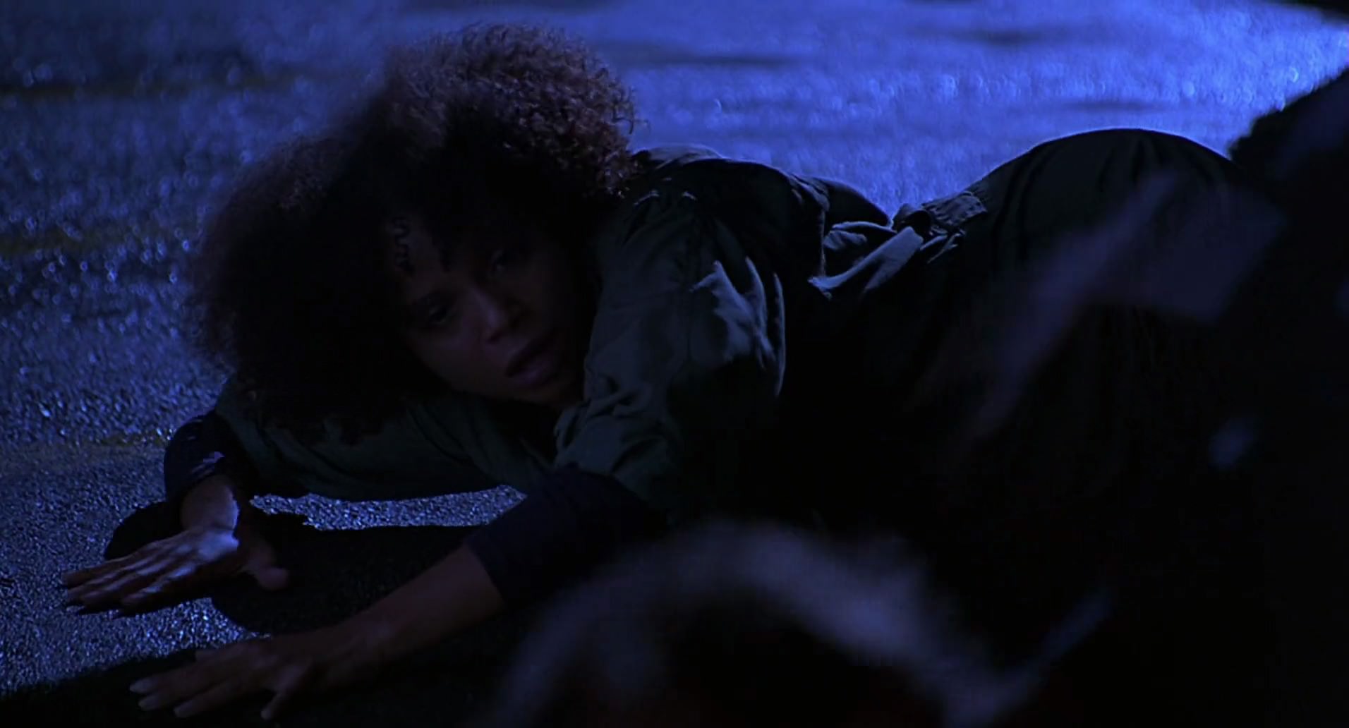 Barb Wire (1996) screencap 2166