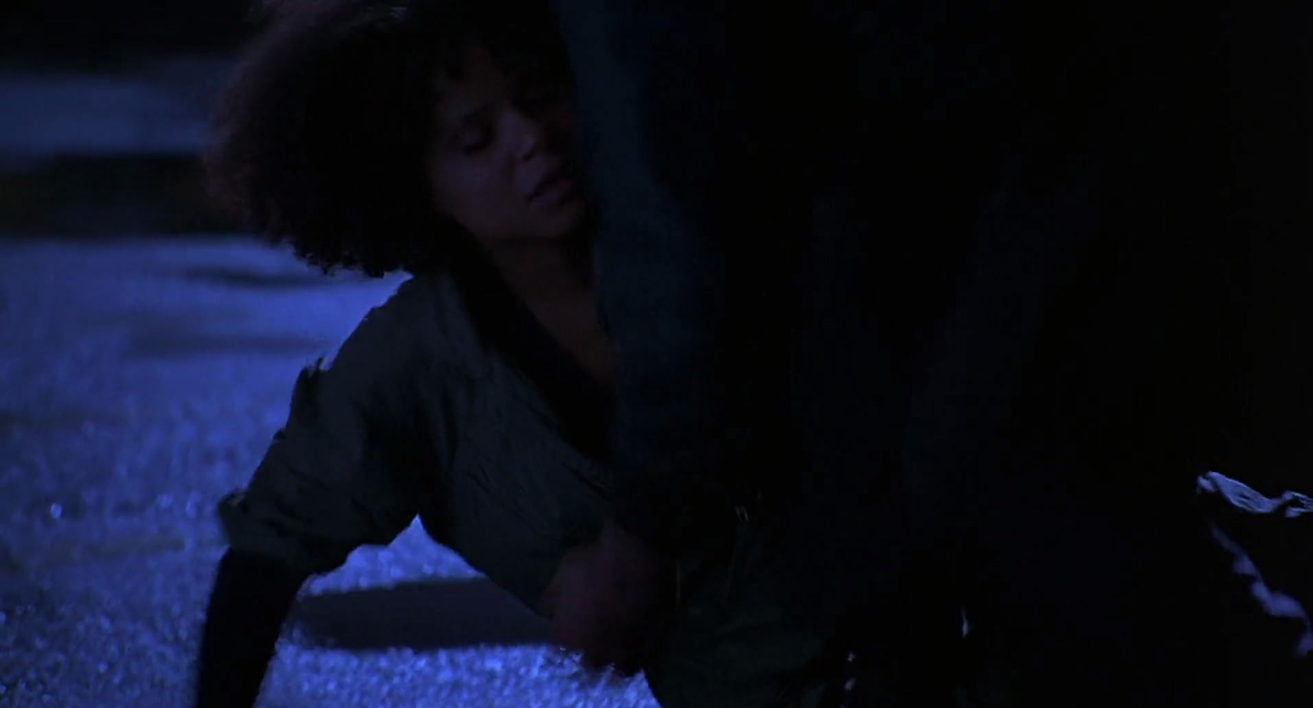 Barb Wire (1996) screencap 2172