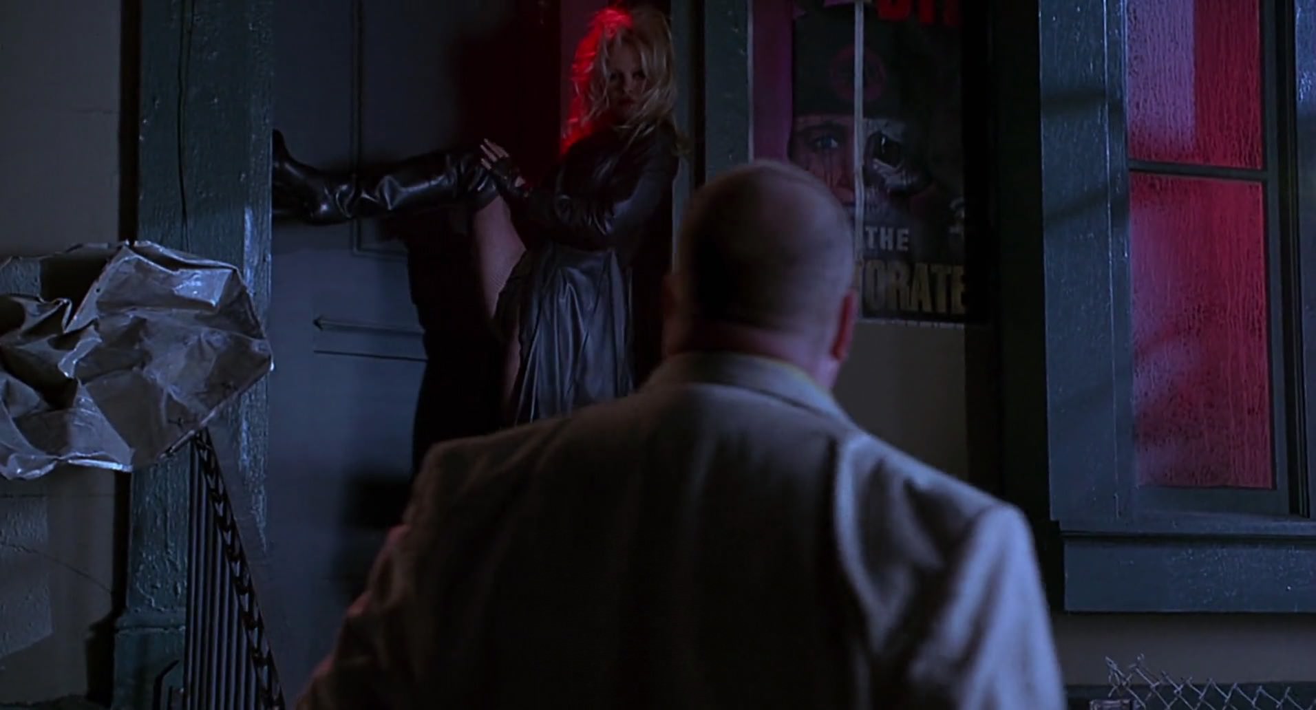 Barb Wire (1996) screencap 2205