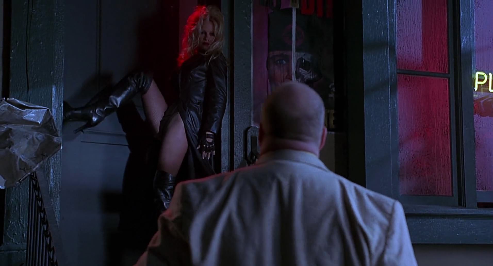 Barb Wire (1996) screencap 2208