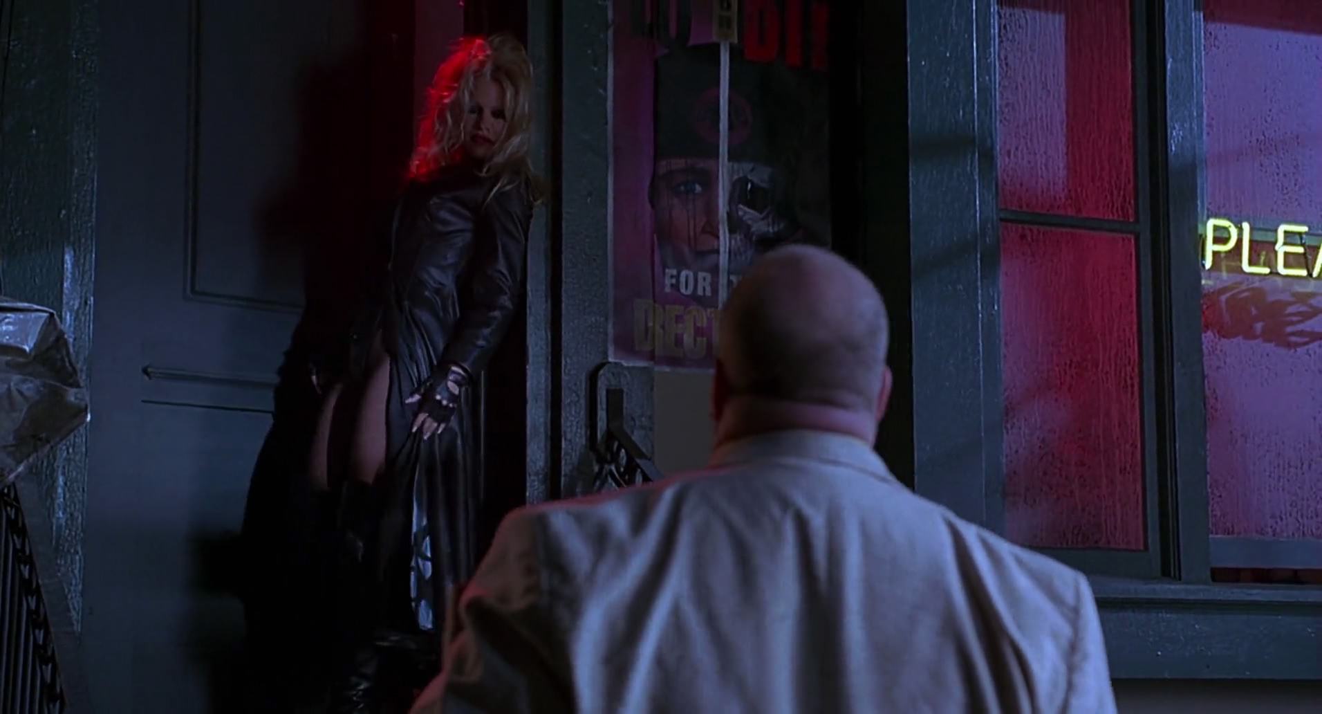 Barb Wire (1996) screencap 2211