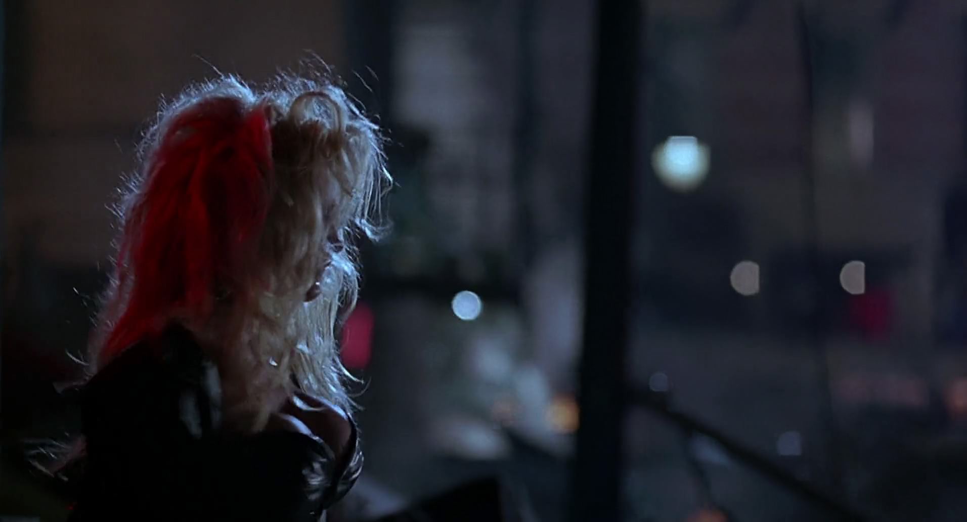 Barb Wire (1996) screencap 2247