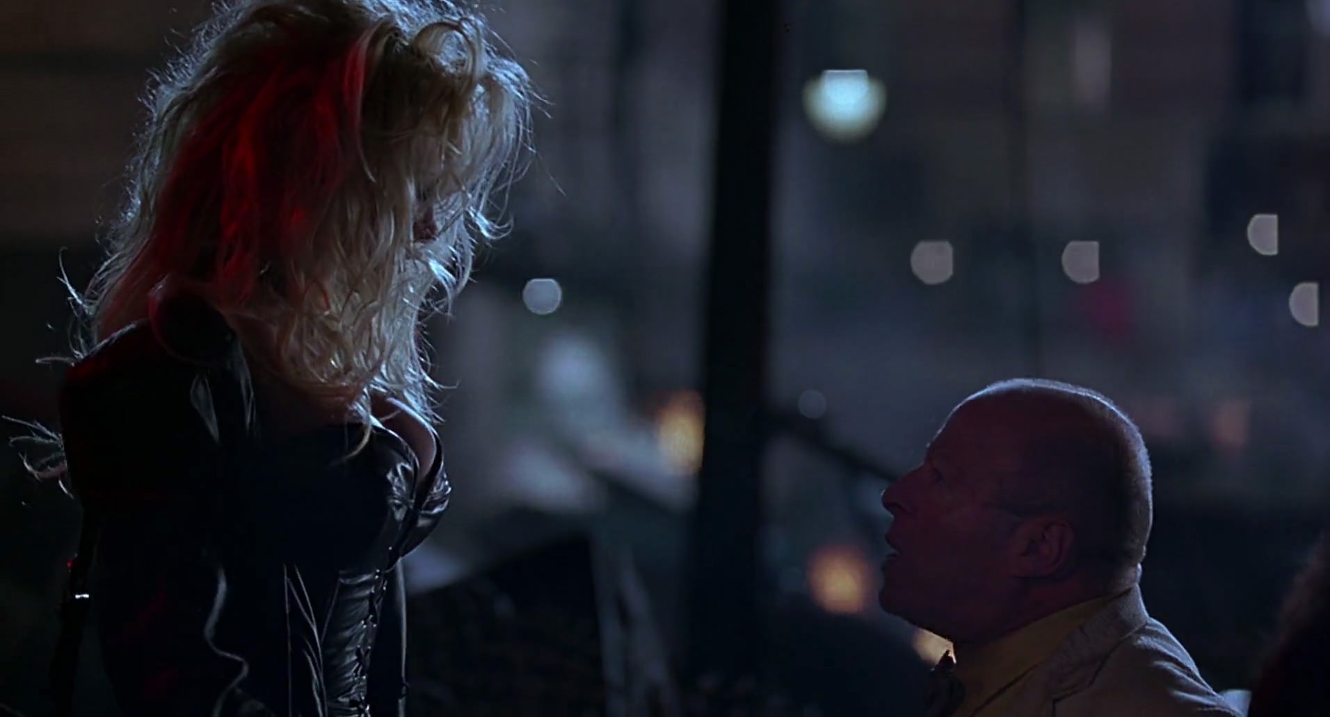 Barb Wire (1996) screencap 2253