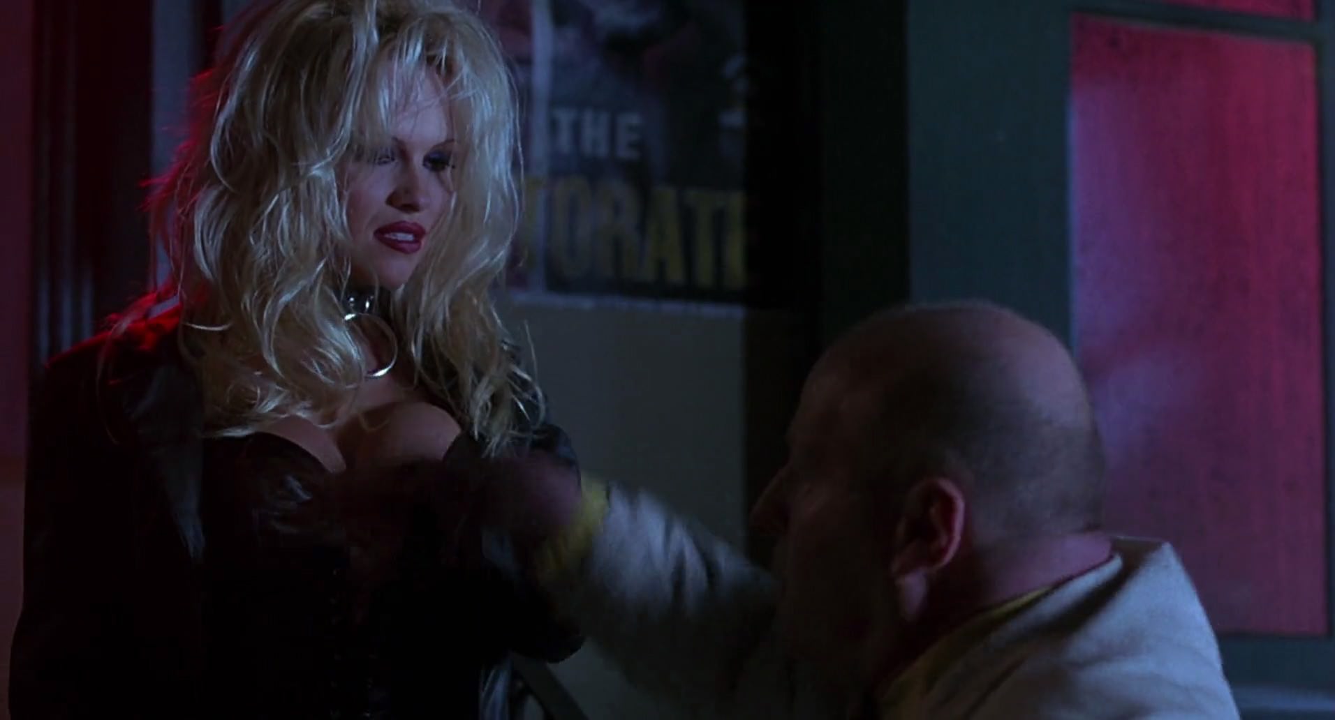 Barb Wire (1996) screencap 2265