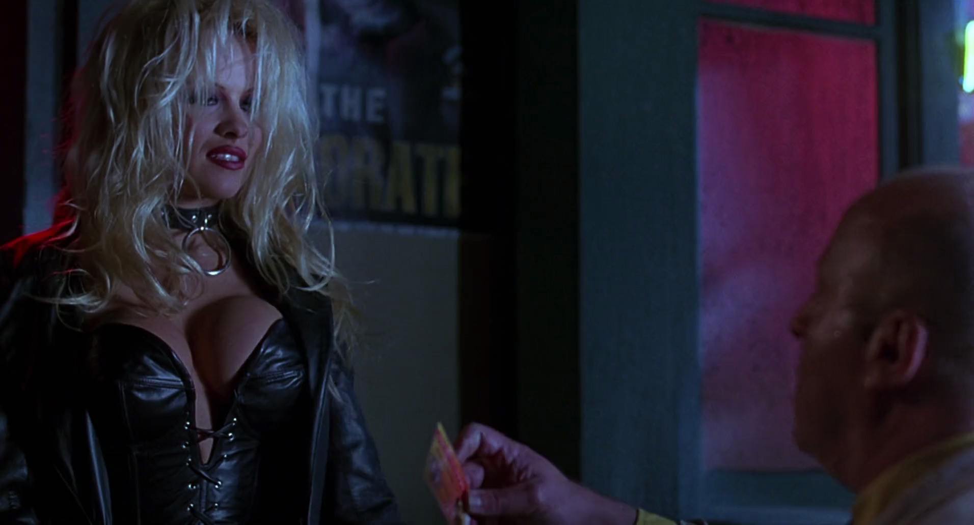 Barb Wire (1996) screencap 2268