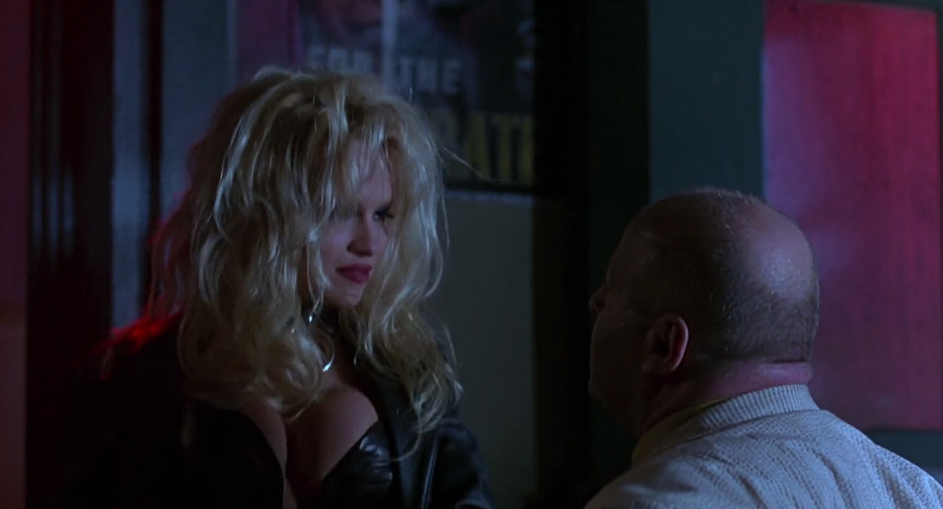 Barb Wire (1996) screencap 2301