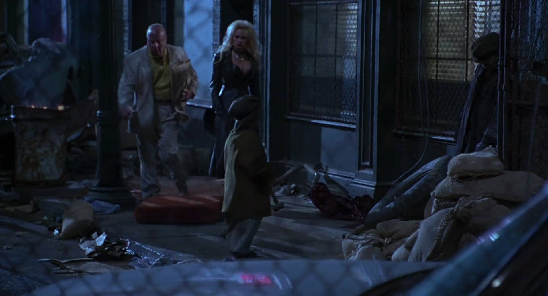 Barb Wire (1996) screencap 2310