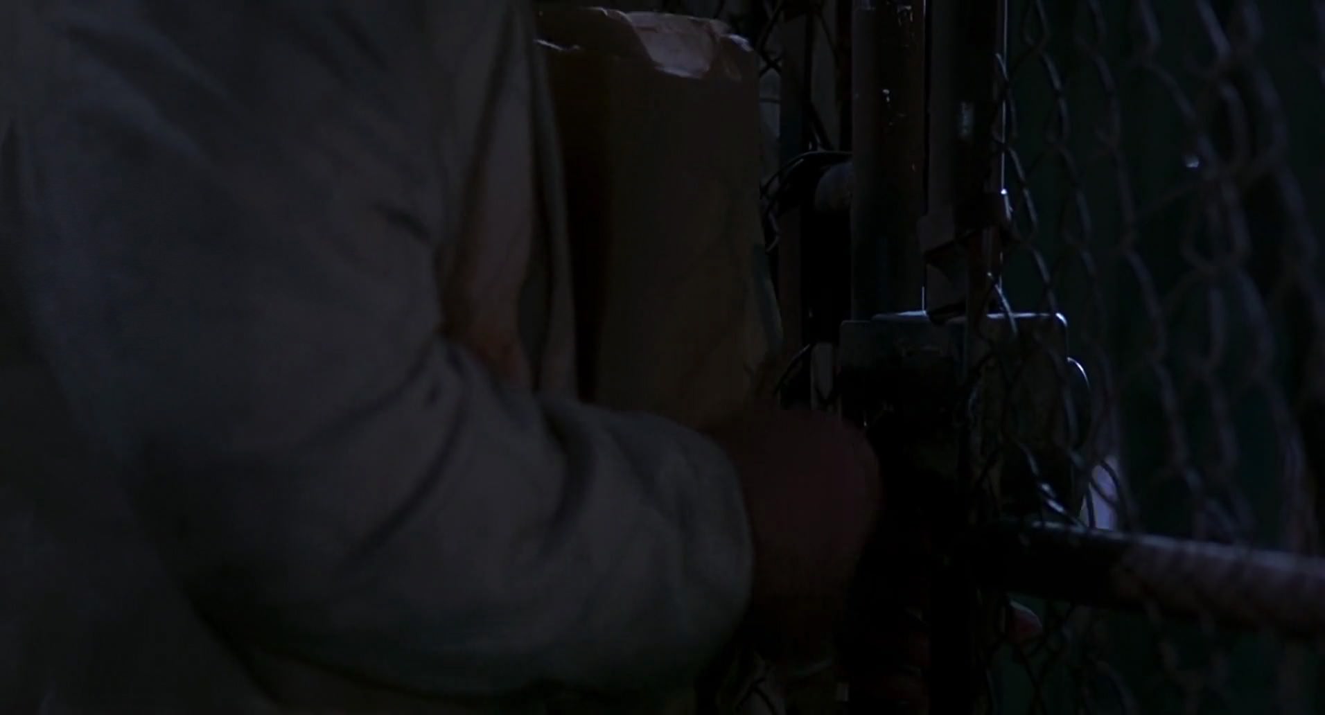 Barb Wire (1996) screencap 2328