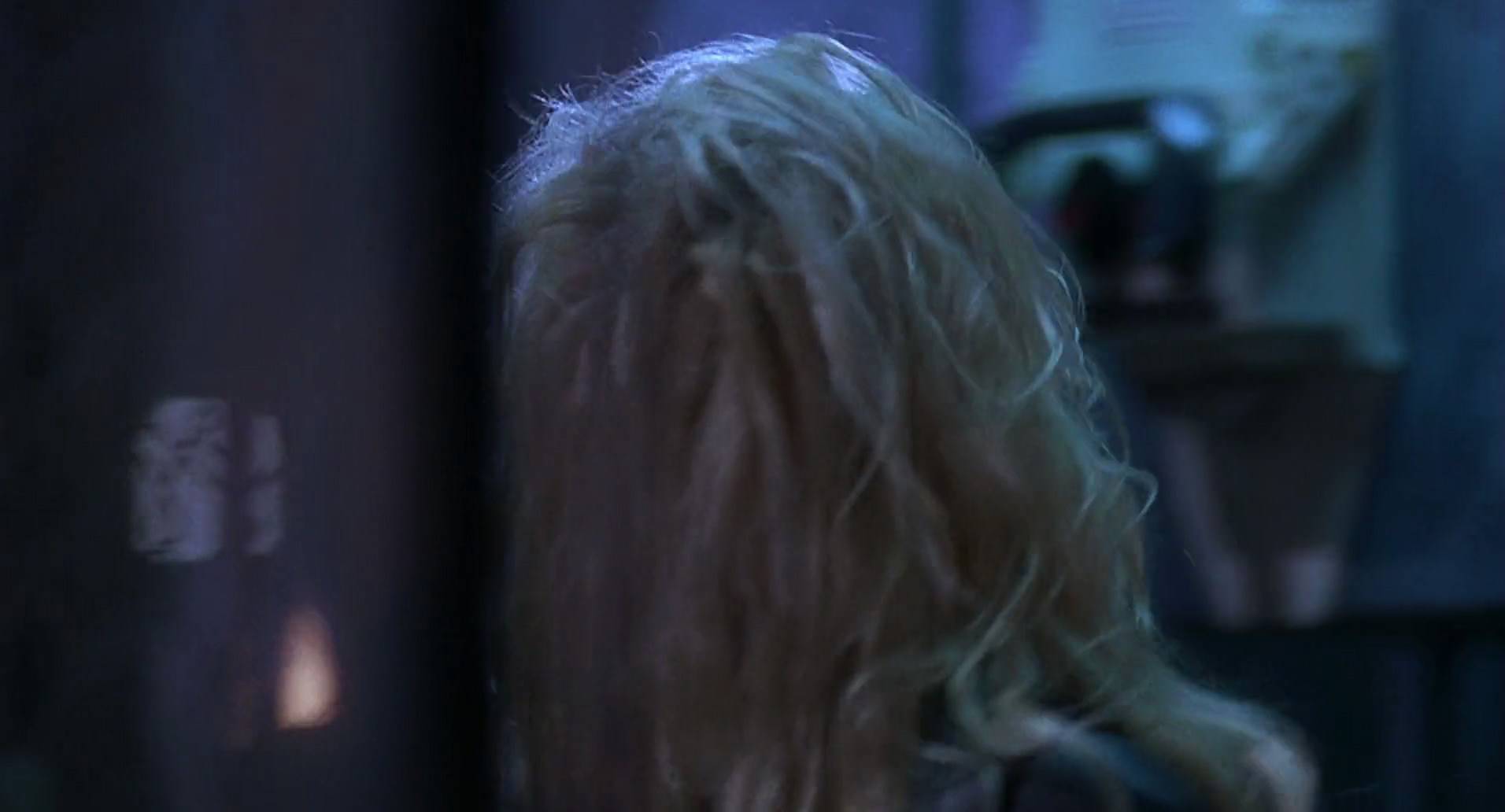 Barb Wire (1996) screencap 2337