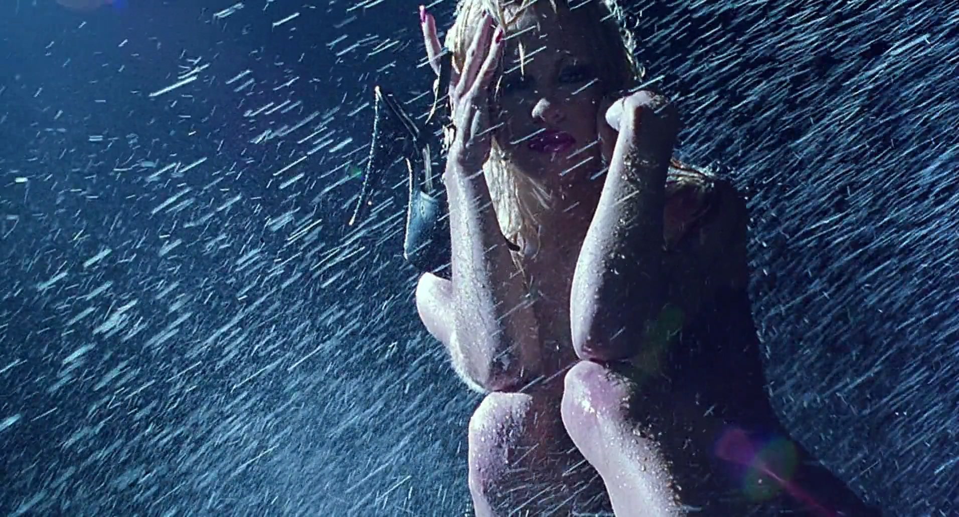 Barb Wire (1996) movie still 238