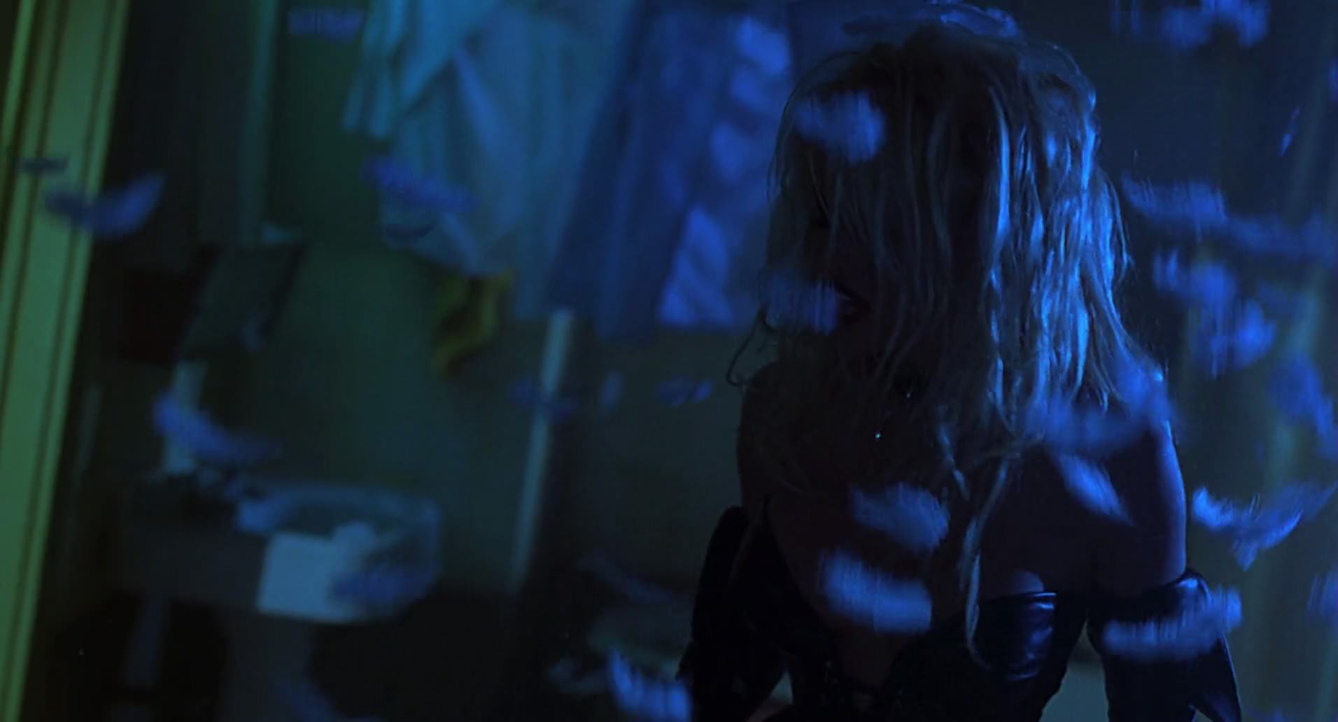 Barb Wire (1996) HD screenshot 2705