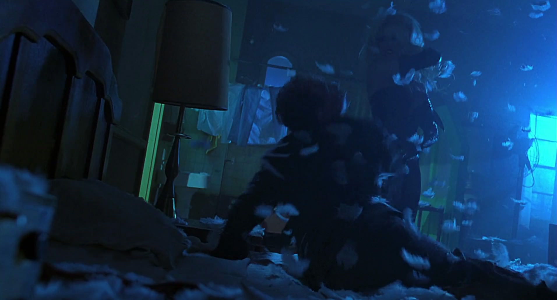 Barb Wire (1996) HD screenshot 2708