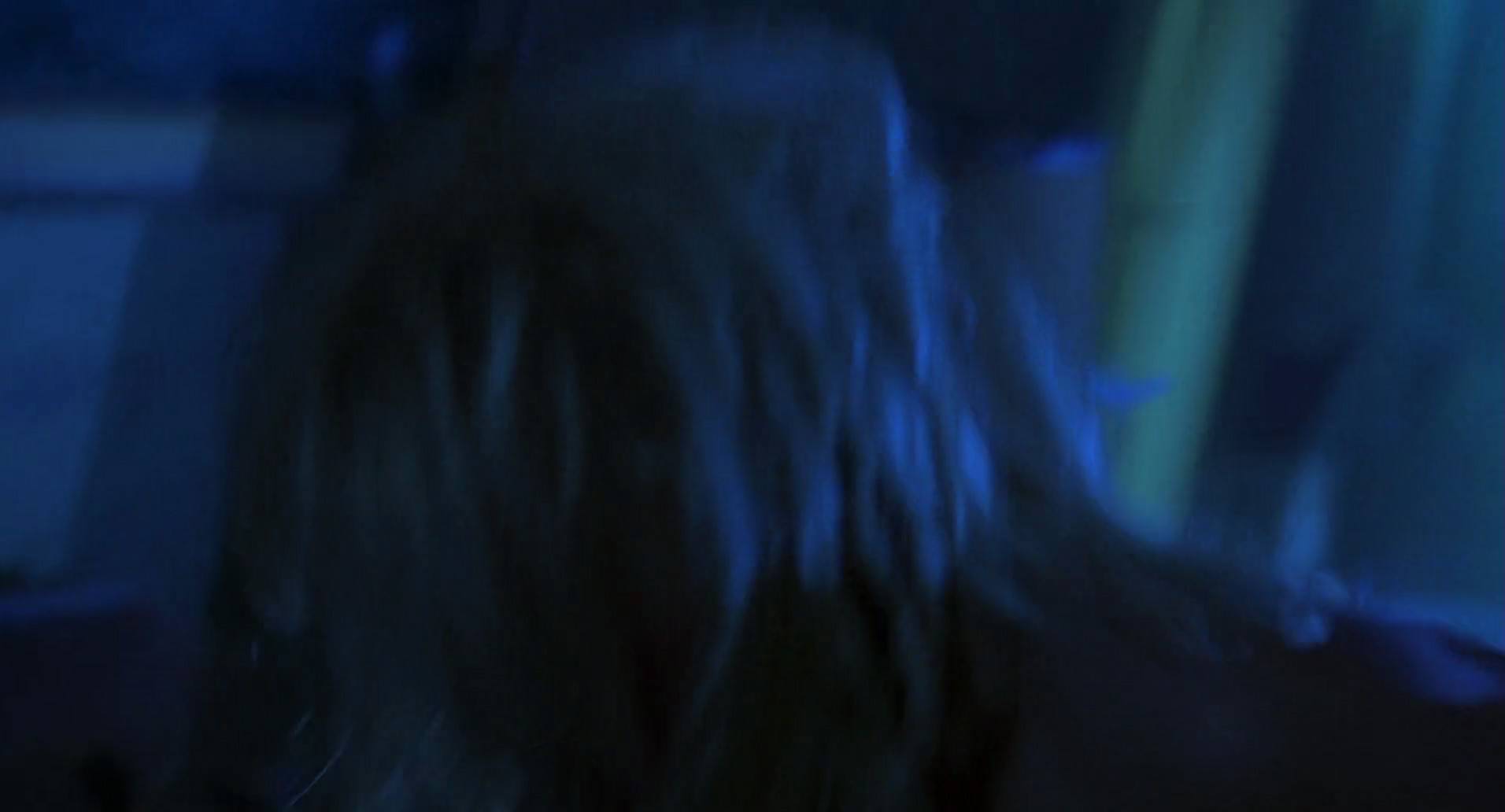 Barb Wire (1996) screencap 2712