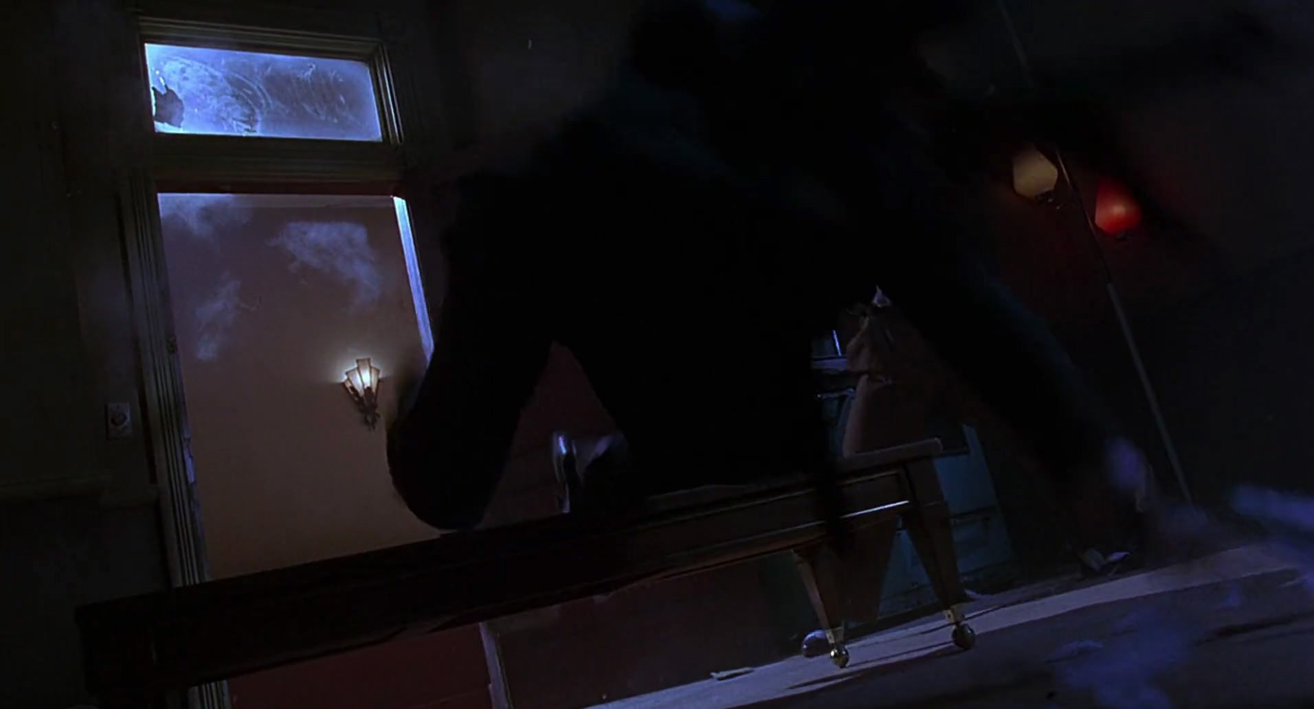 Barb Wire (1996) screencap 2736