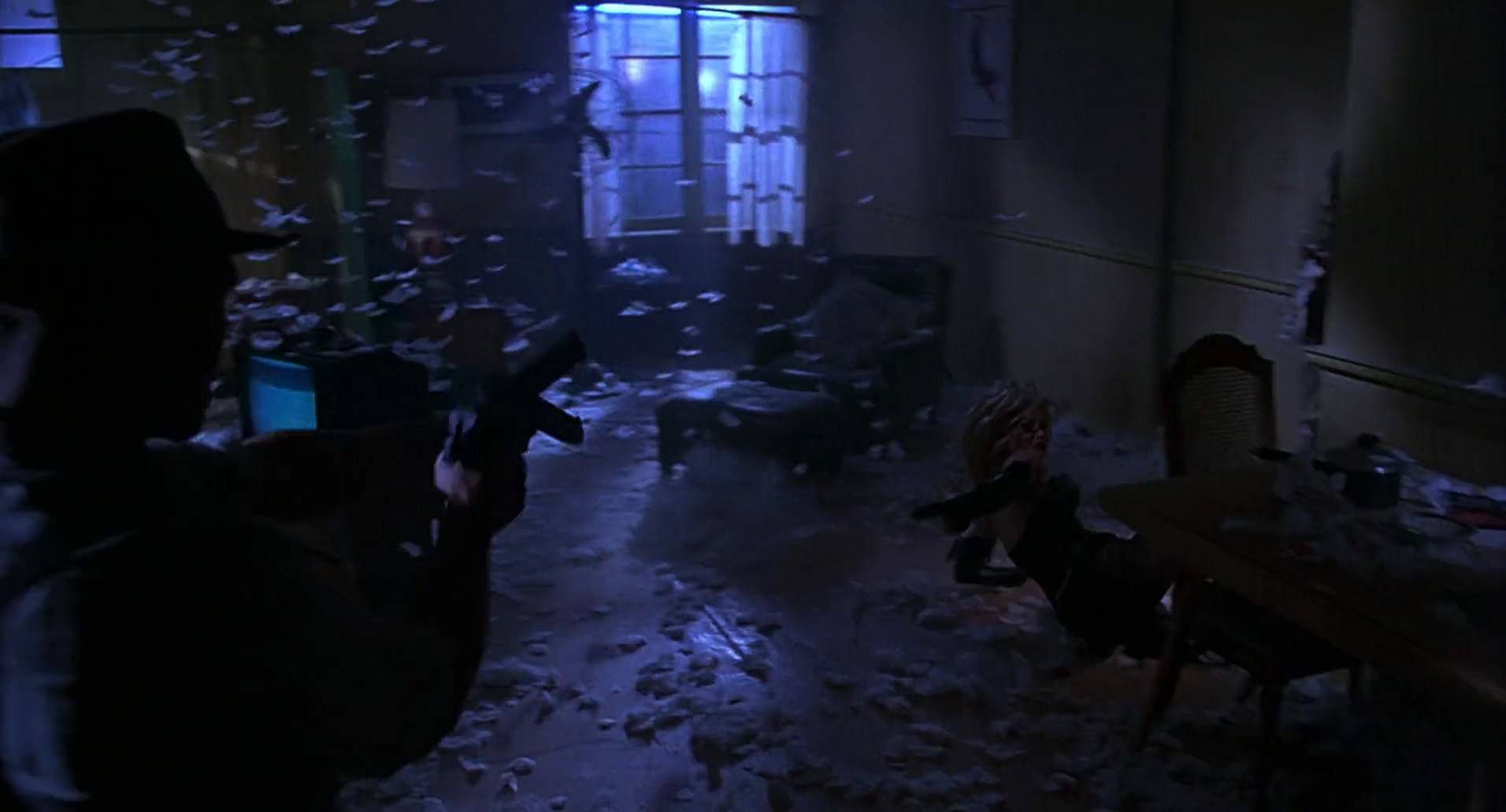 Barb Wire (1996) screencap 2745