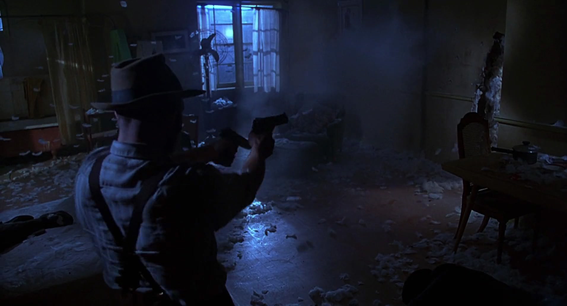 Barb Wire (1996) screencap 2751