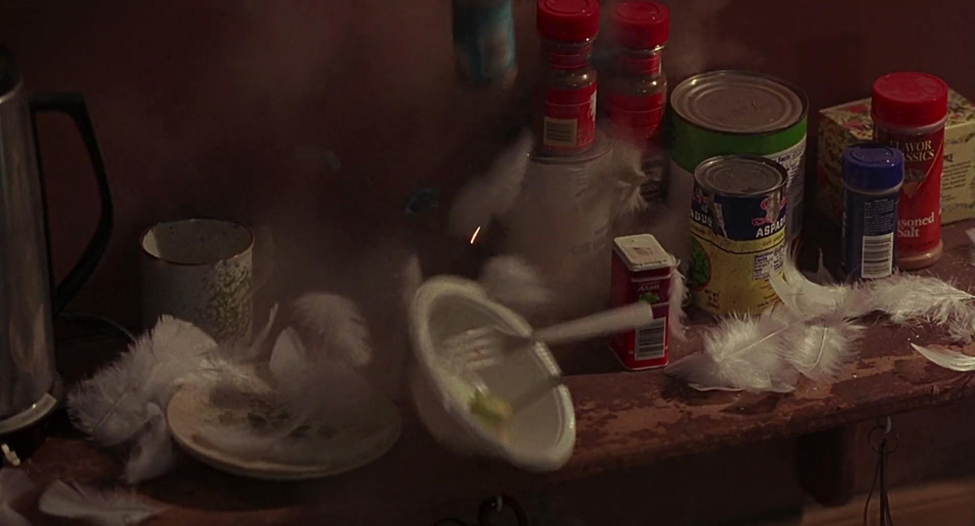 Barb Wire (1996) HD screenshot 2792