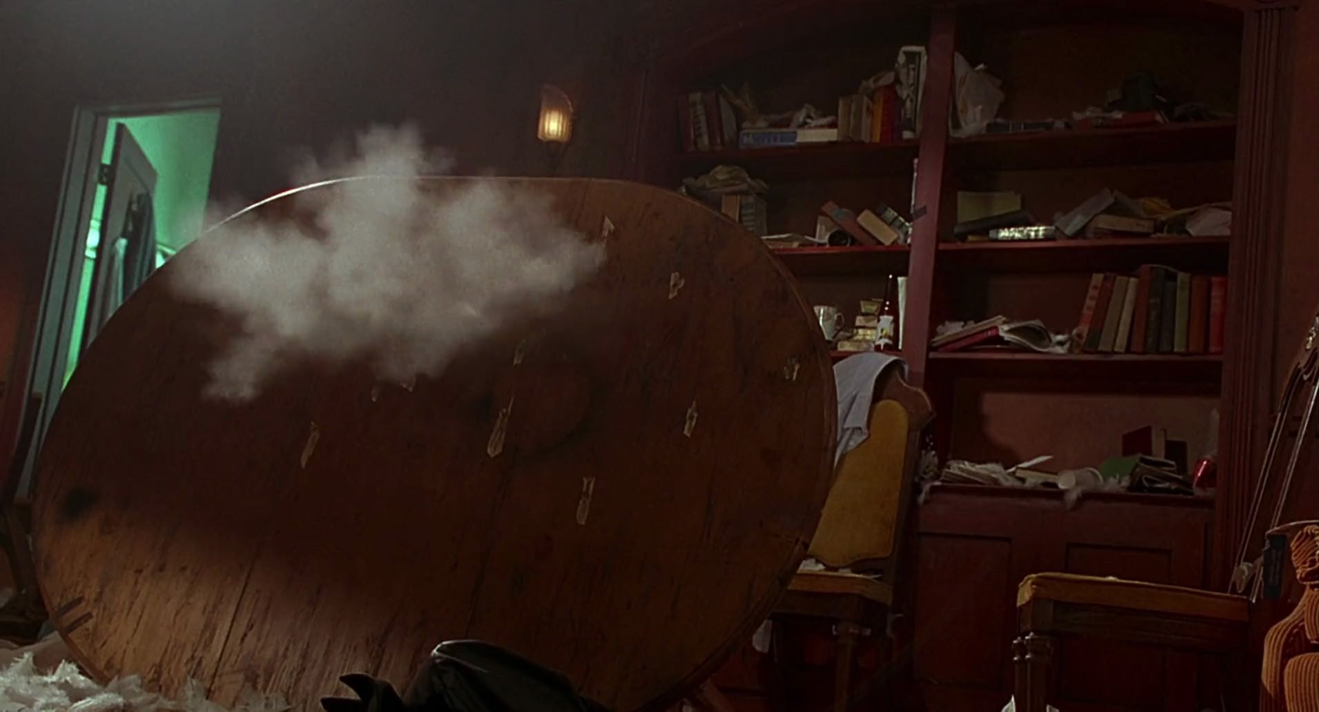 Barb Wire (1996) screencap 2808