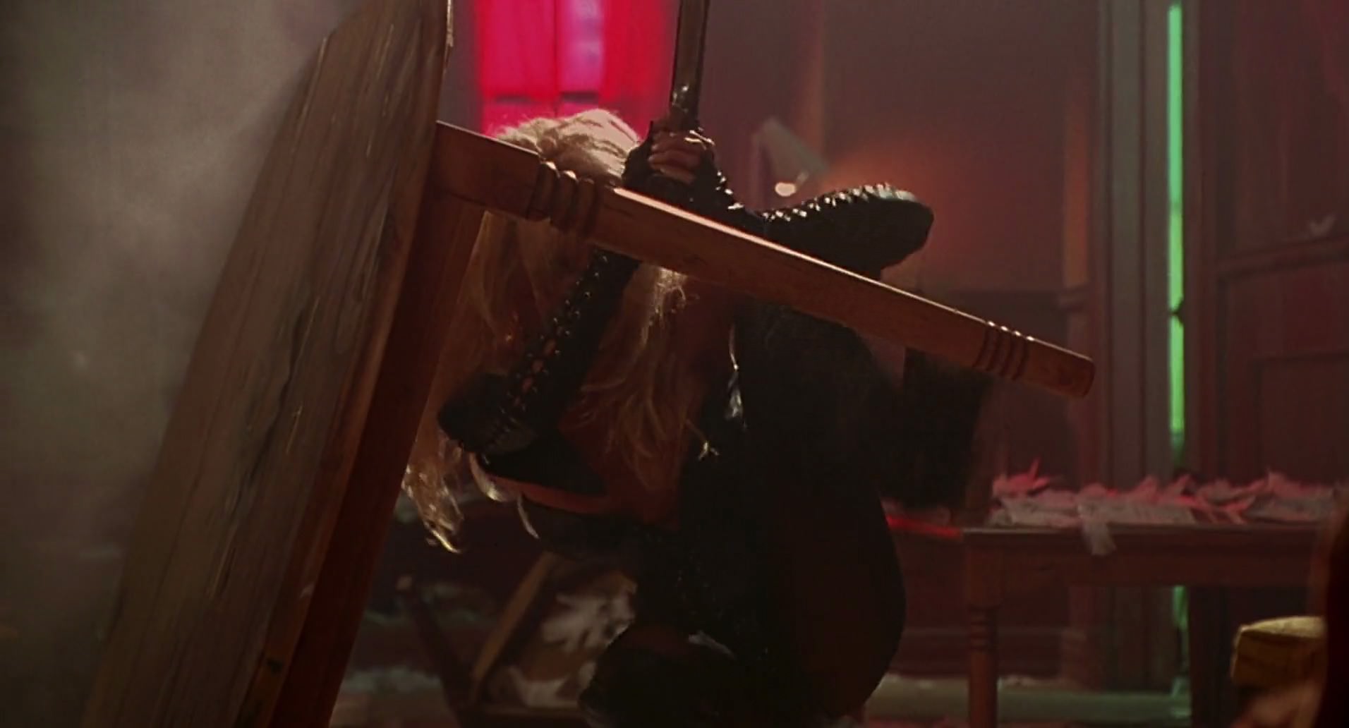 Barb Wire (1996) HD screenshot 2825