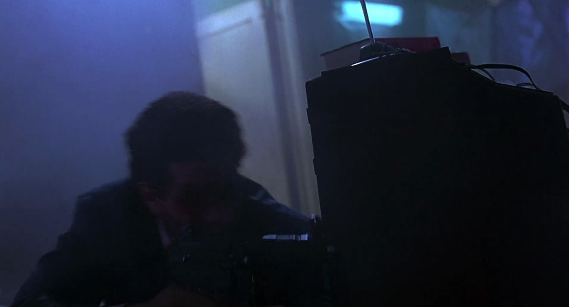Barb Wire (1996) screencap 2841