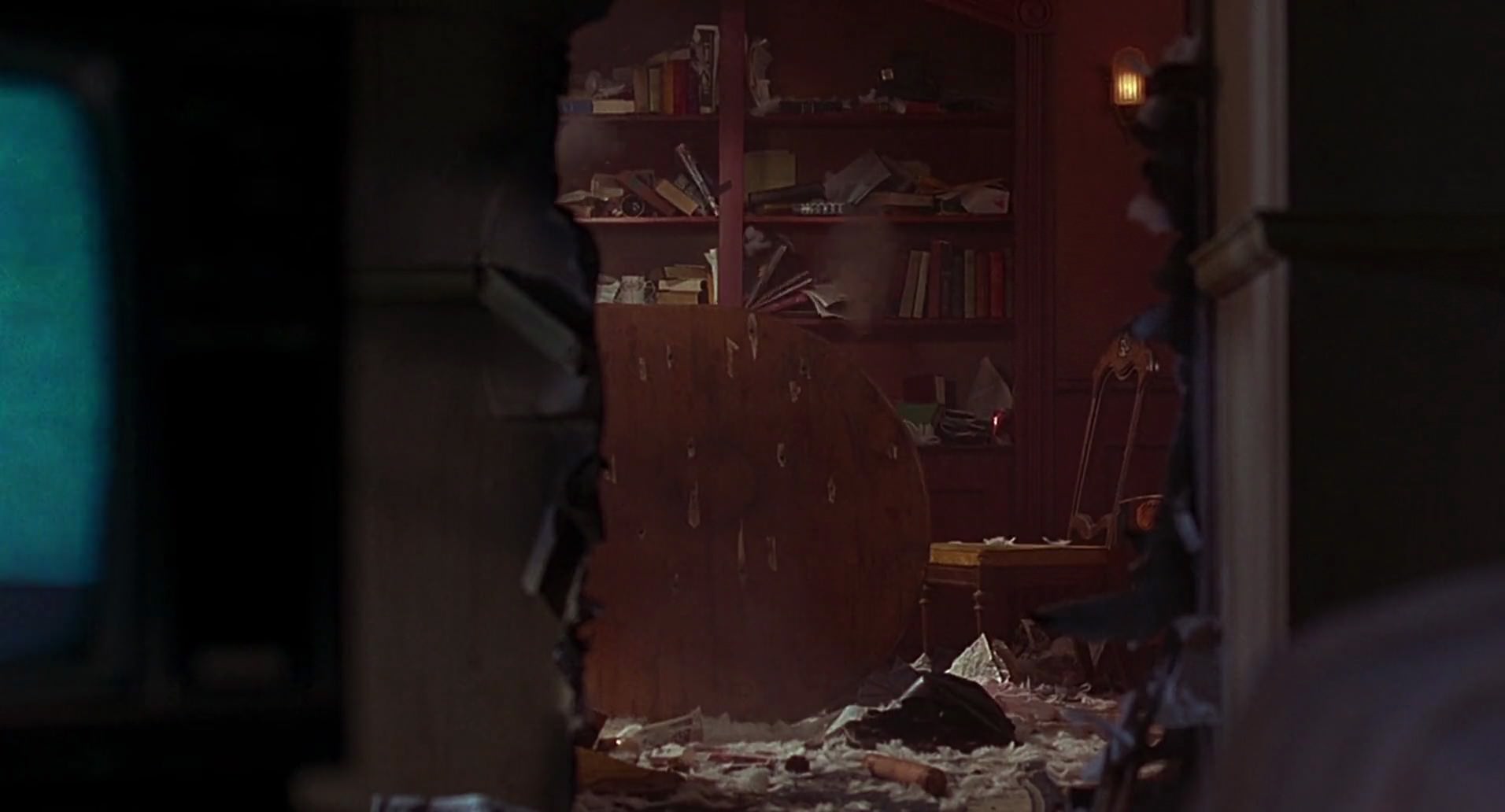 Barb Wire (1996) screencap 2844