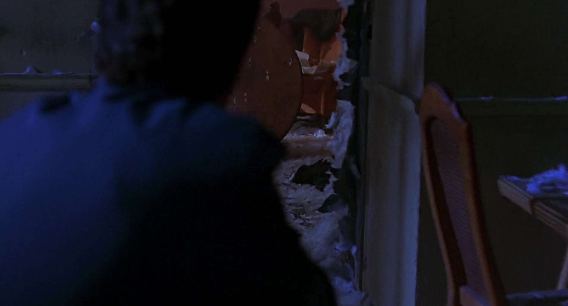Barb Wire (1996) screencap 2859