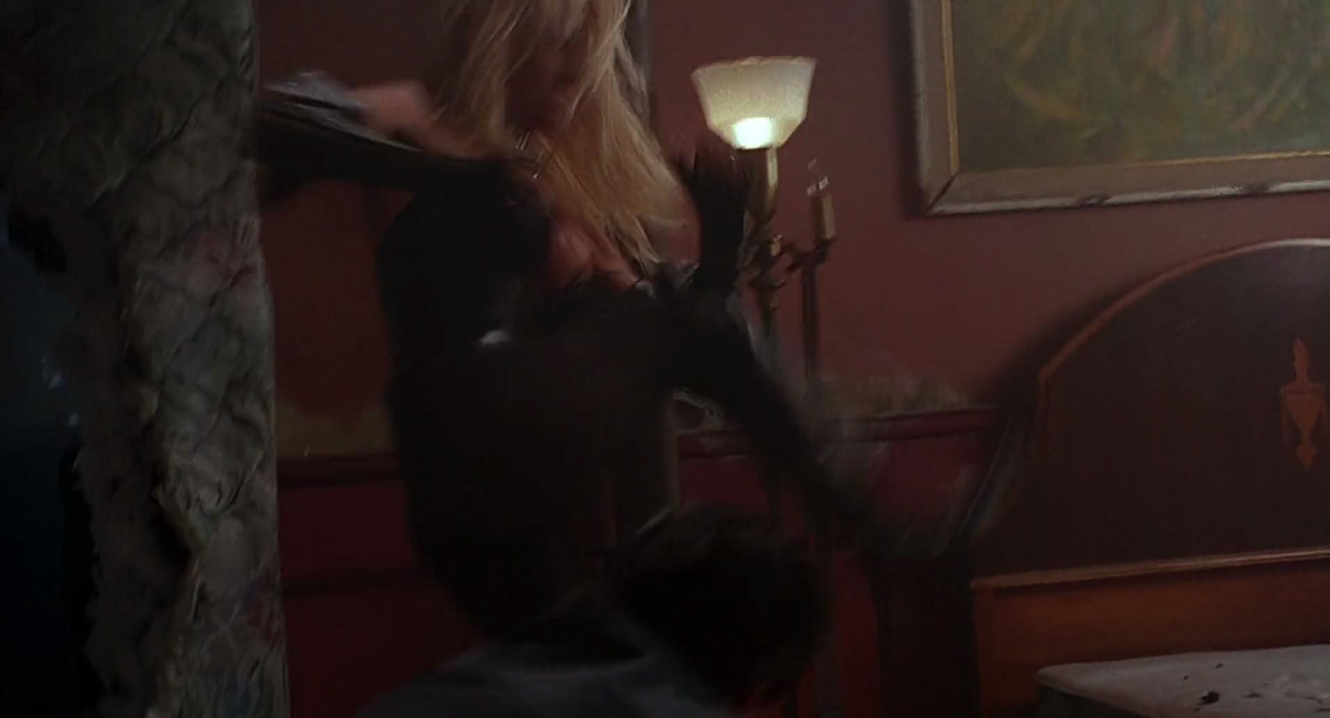 Barb Wire (1996) screencap 2880