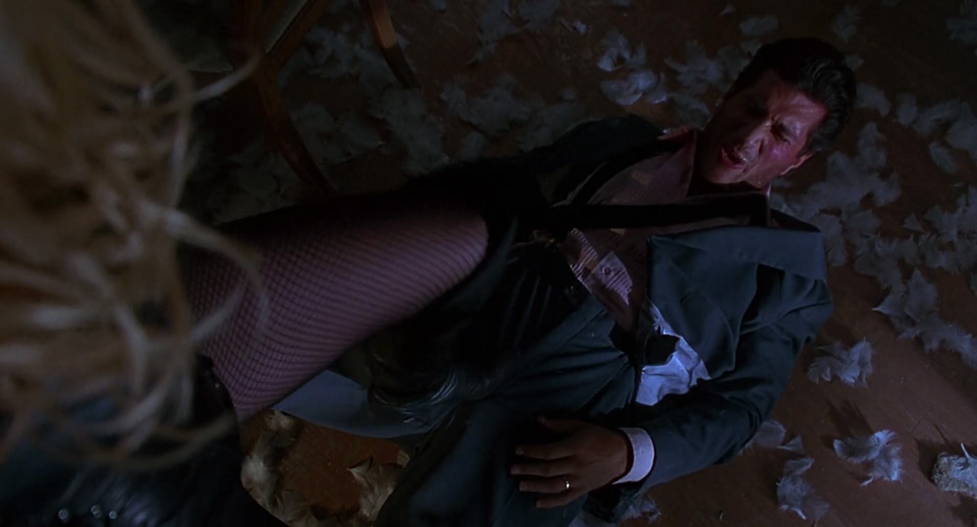 Barb Wire (1996) screencap 2913