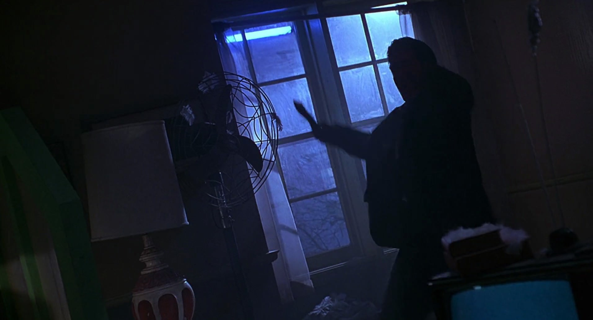 Barb Wire (1996) screencap 2976