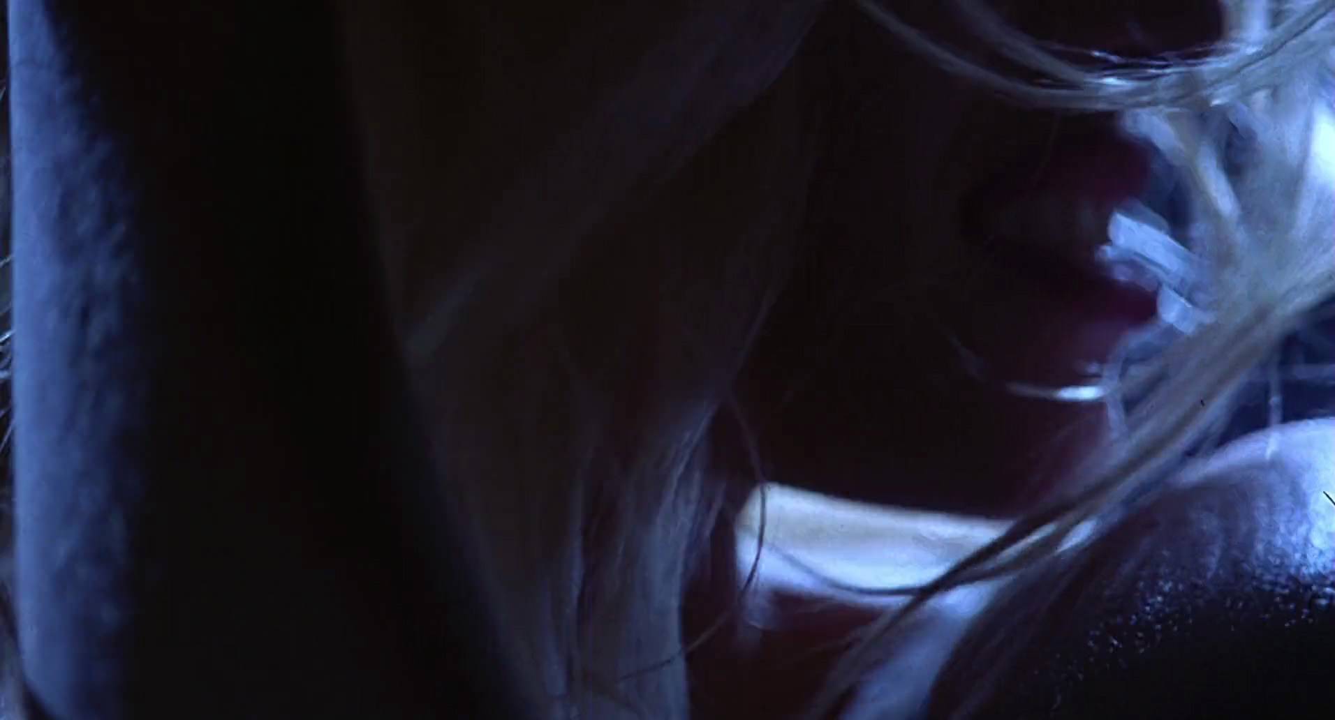 Barb Wire (1996) screencap 30