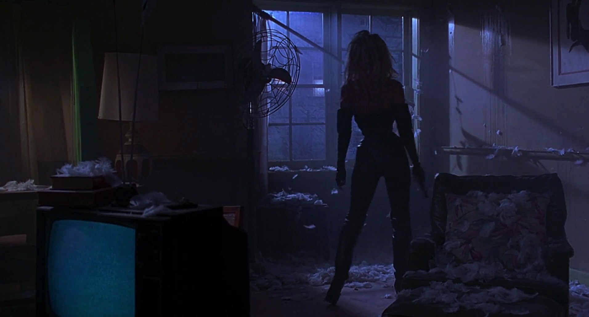 Barb Wire (1996) screencap 3000