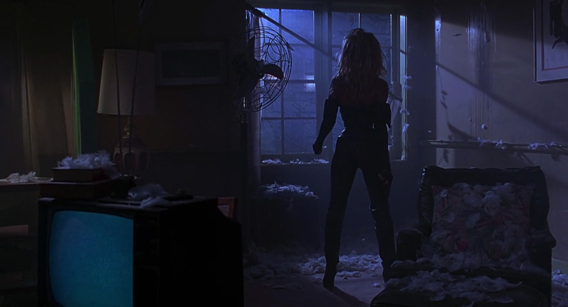 Barb Wire (1996) screencap 3003