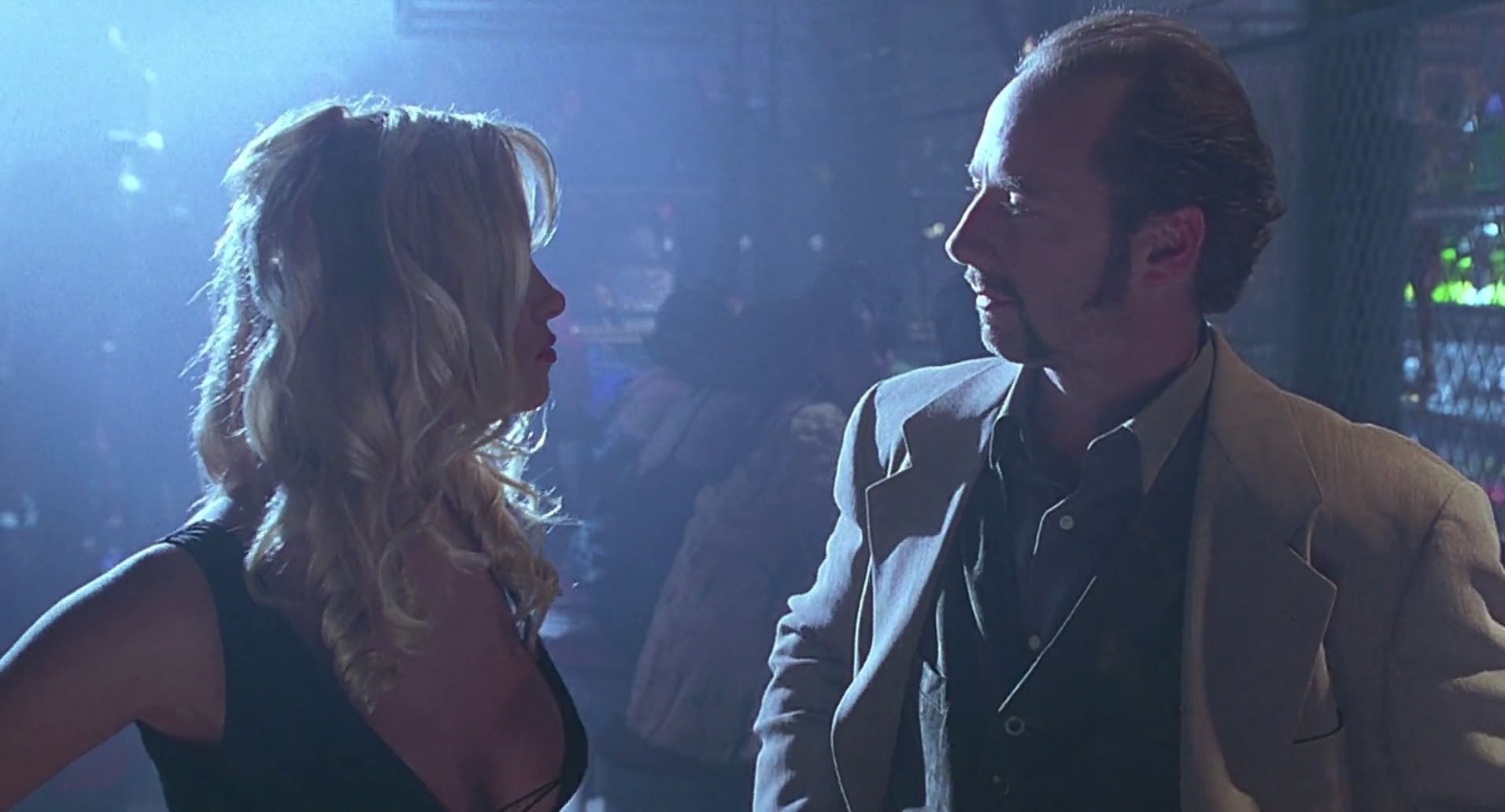 Barb Wire (1996) screencap 3612
