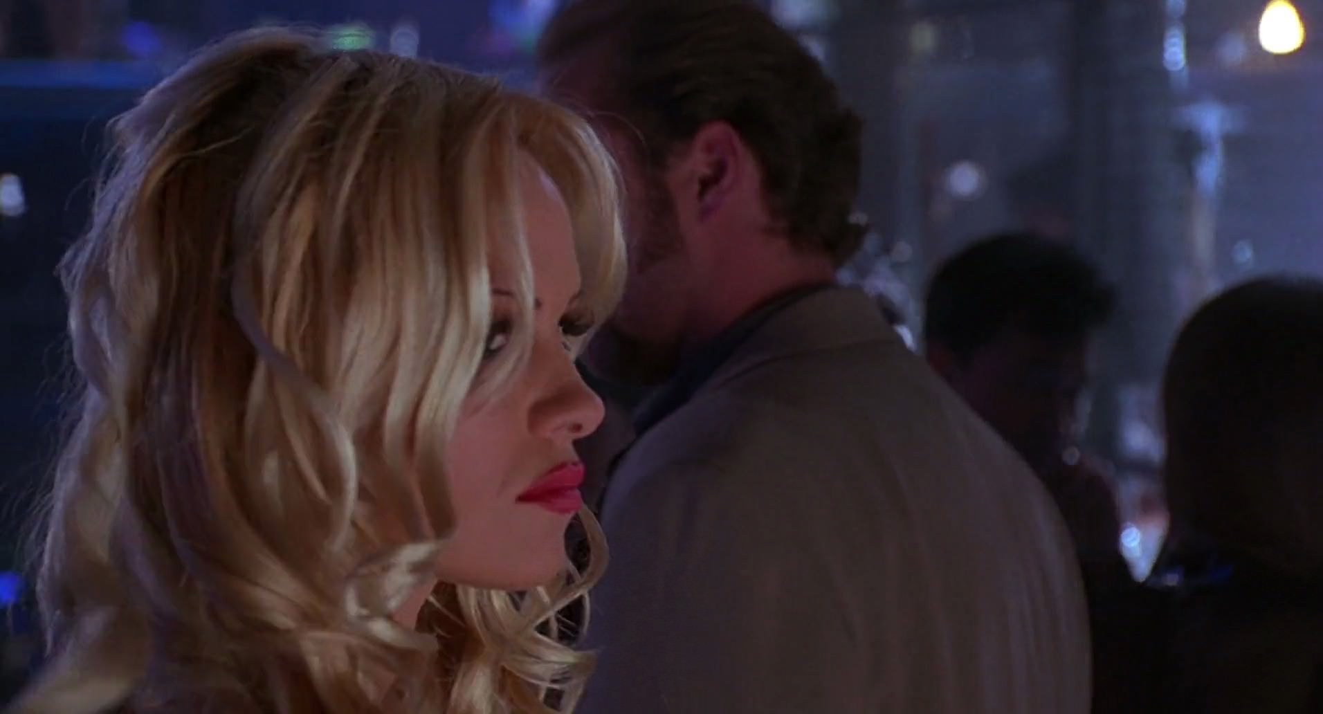 Barb Wire (1996) screencap 3642